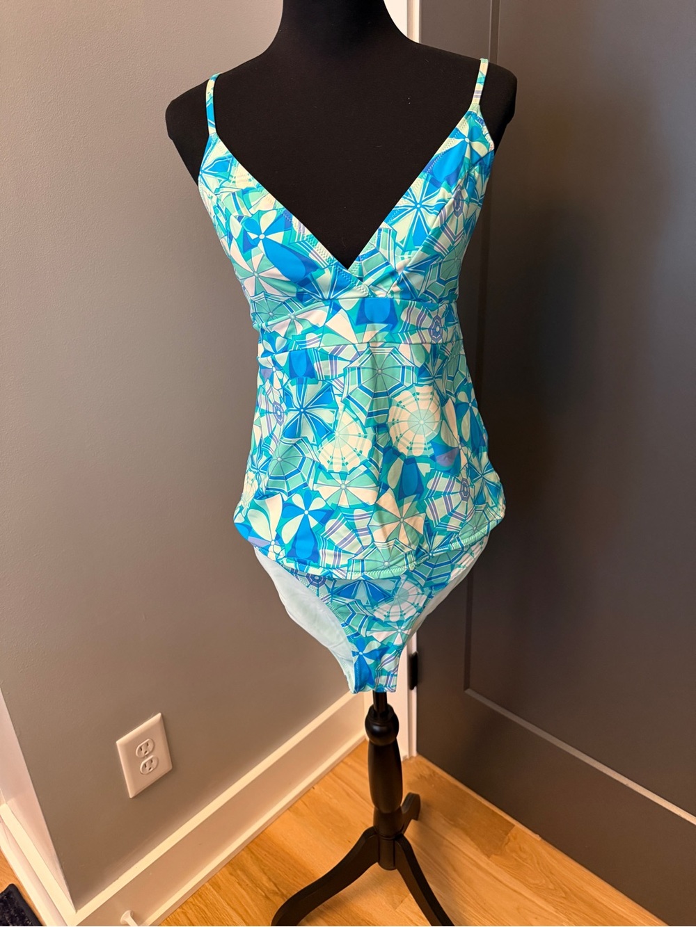 Vineyard Vines Blue & Aqua Geometric Tank One-Piece Swimsuit